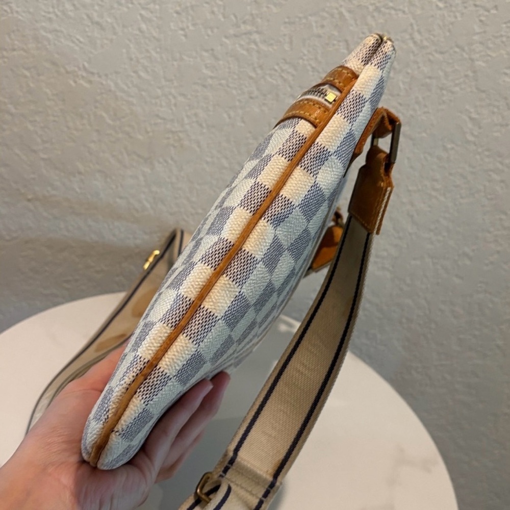 Louis Vuitton Azur Bosphore White Damier Crossbody Bag - Picture 7 of 15